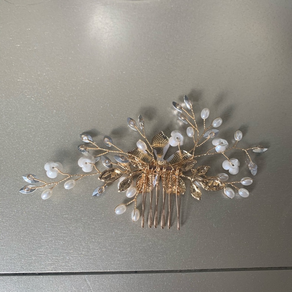 Gold & antique gold Flower Bridal comb - Picture 3 of 6